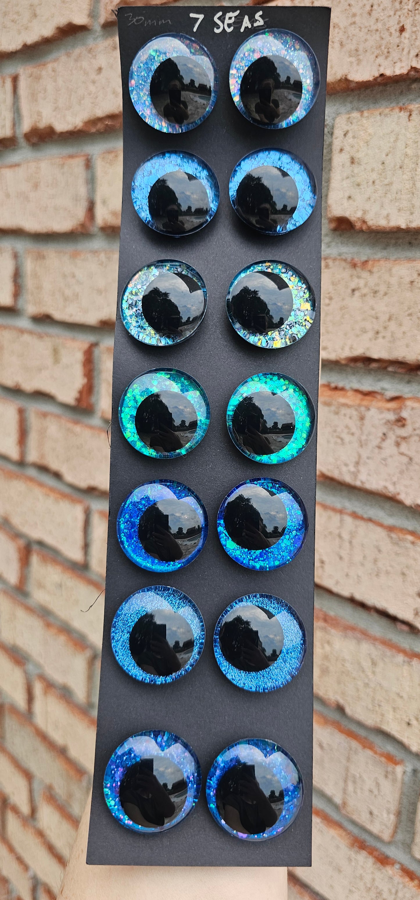 Discontinued Offcentered Eyes, Centered Eyes Clearance 40%-75% OFF